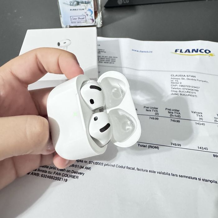 casti apple airpods 4