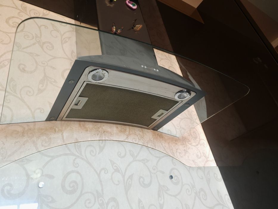 Продам вытяжку б/у
