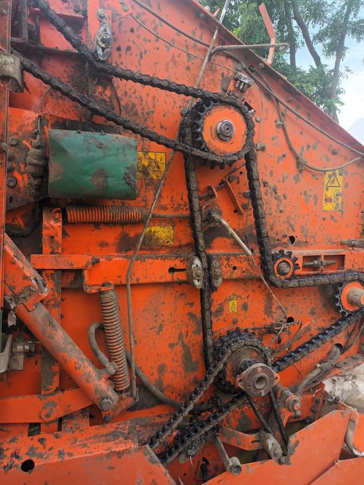 Vând presă de balotat