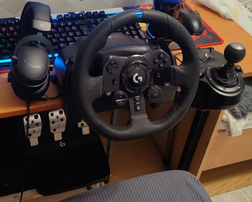 Продам Logitech g923 вместе с кпп