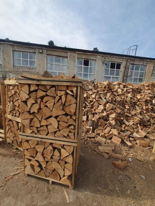 Lemn de foc de fag paletizat livrat la domiciliu