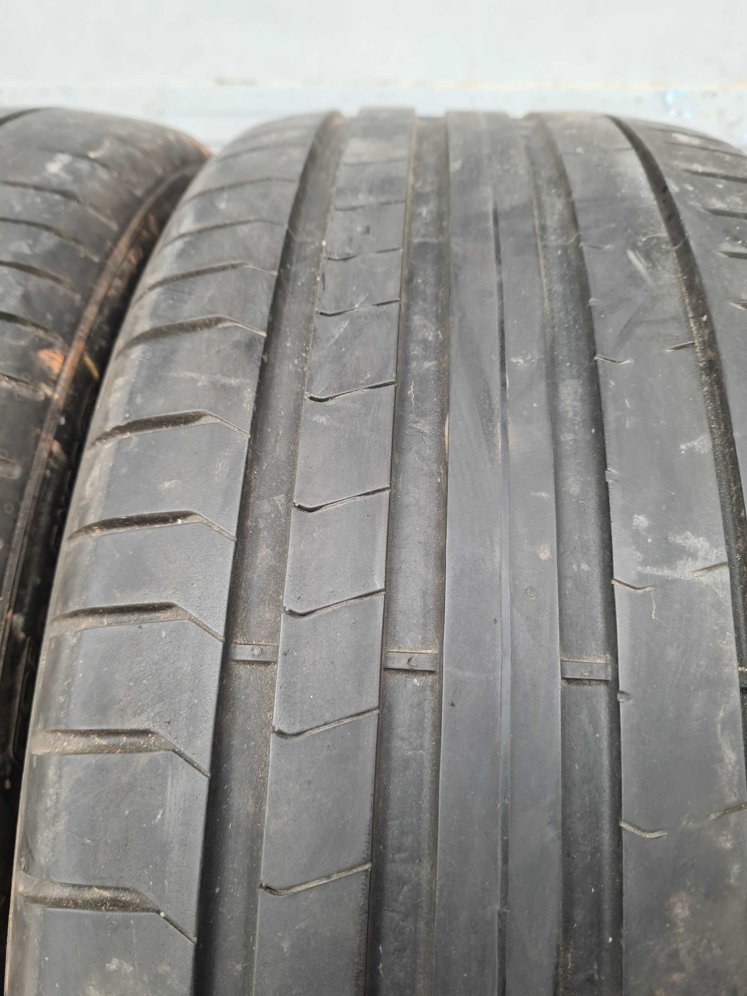 2 бр. летни гуми 255/40/21 Pirelli DOT 2617 5 mm