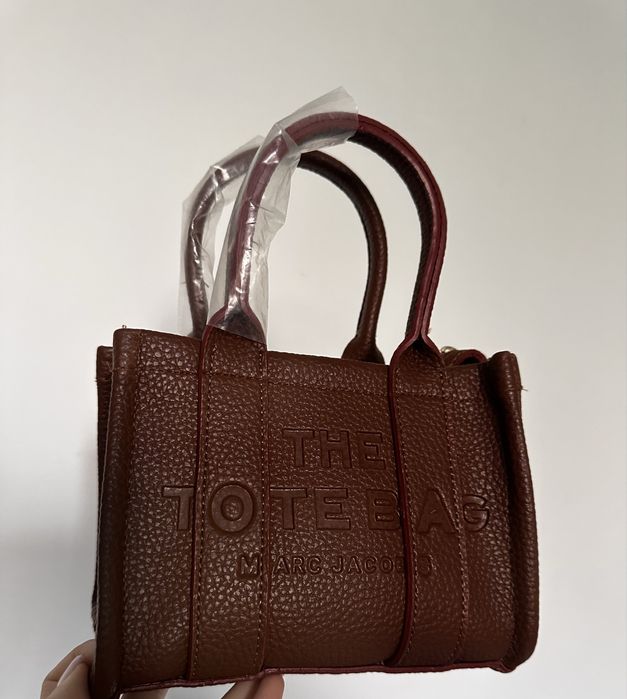 Чисто нова маркова чанта The Tote Bag - кожена