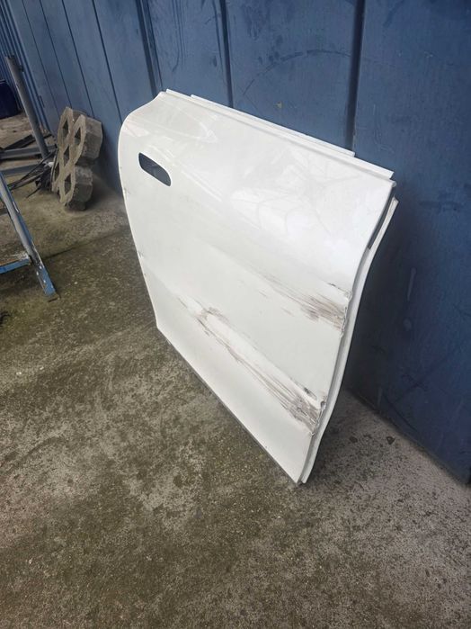 Дясна врата за EQS