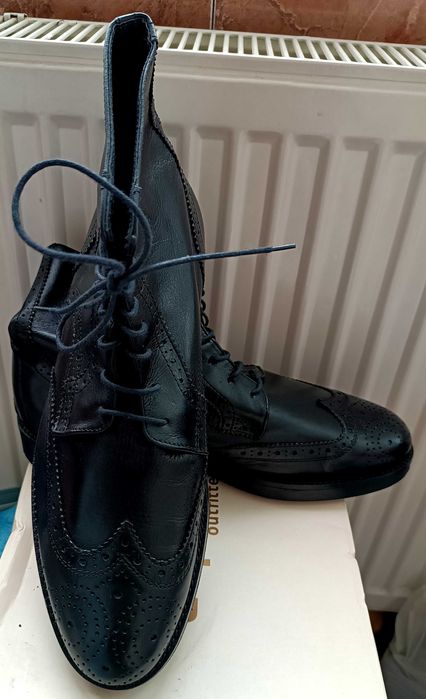 Bocanci cu inserții din piele naturală mărimea 44 made in ITALY