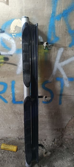 Продам правую подножку на Монтеро спорт 1