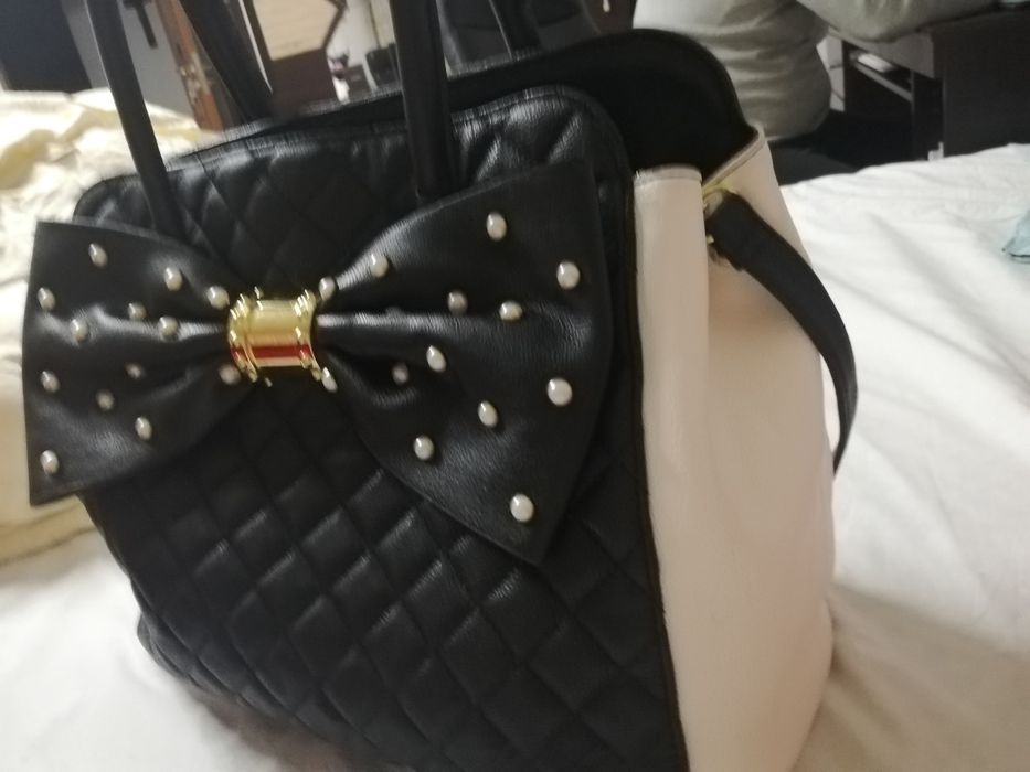 Vand genti   de dama