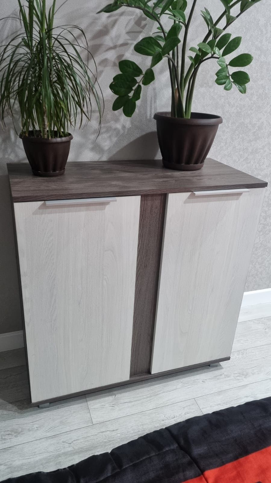 Продам шкаф двухдверный