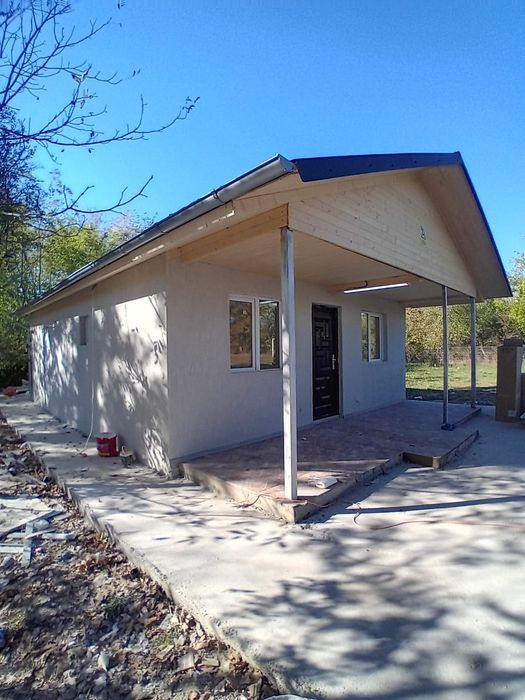 Vindem case din panouri sandwich