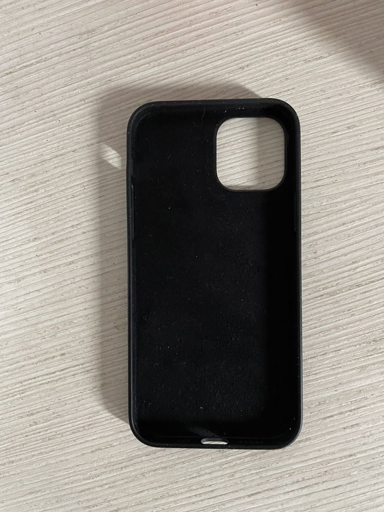 Husă neagra Iphone 12