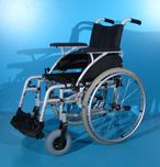 Scaun cu rotile Breezy / latime sezut 41 cm