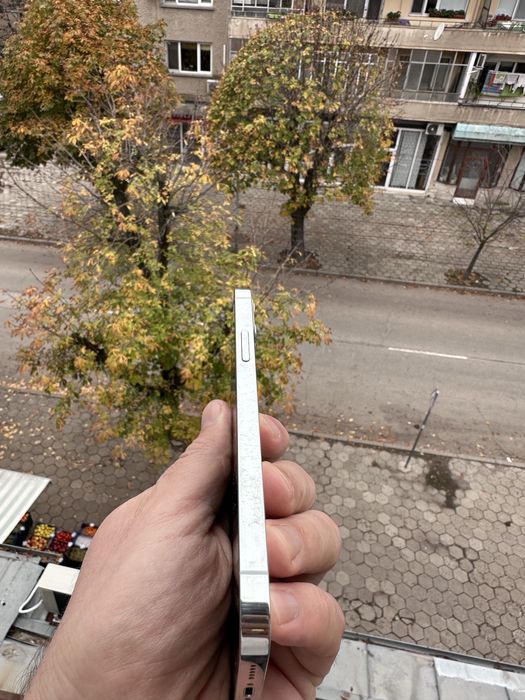 iPhone 12 Pro 256GB White 86% батерия  Много добро състояние.
