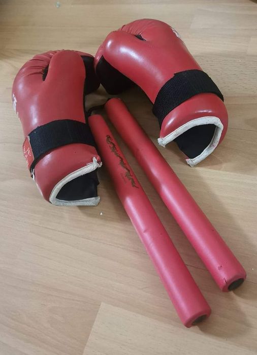 Mănuși și Nunceag karate