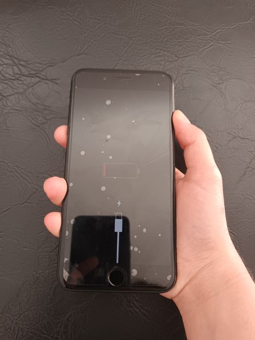 telefonul este bun doar că este avocat și prețul este ăsta