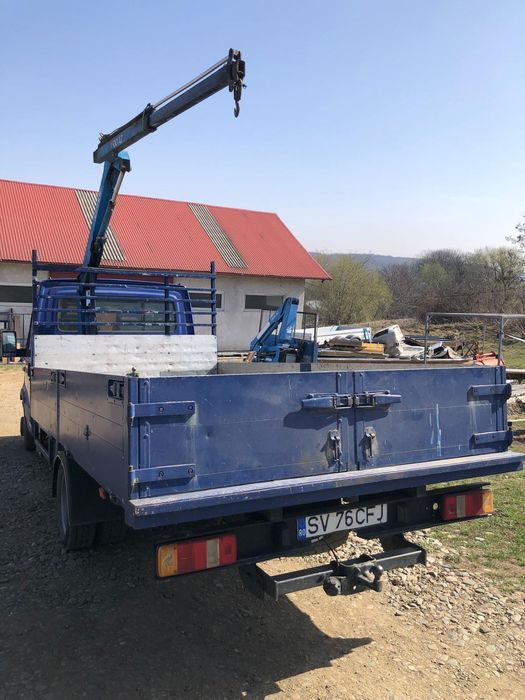 Camioneta iveco daily cu macara