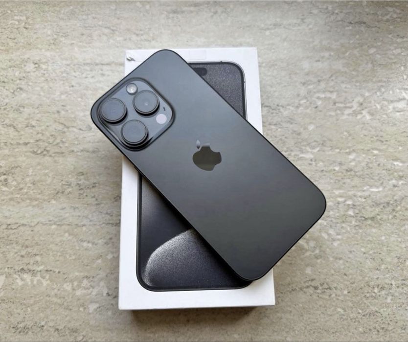 iPhone 15 PRO  256 GB  94% Viata Bateriei