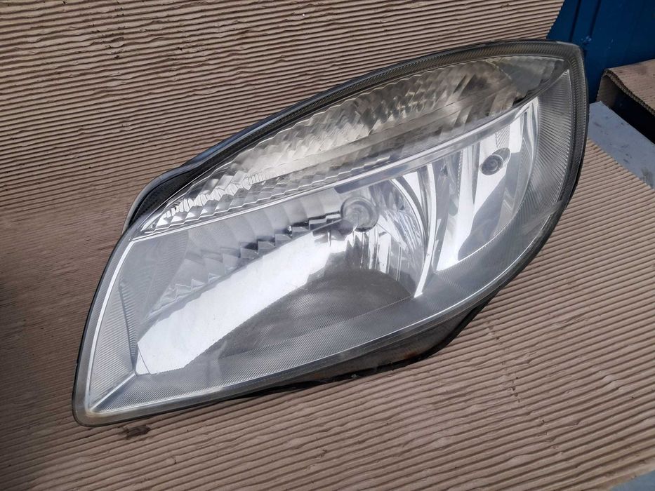 Skoda Fabia 2, grila radiatoare, far stanga, din dezmembrari