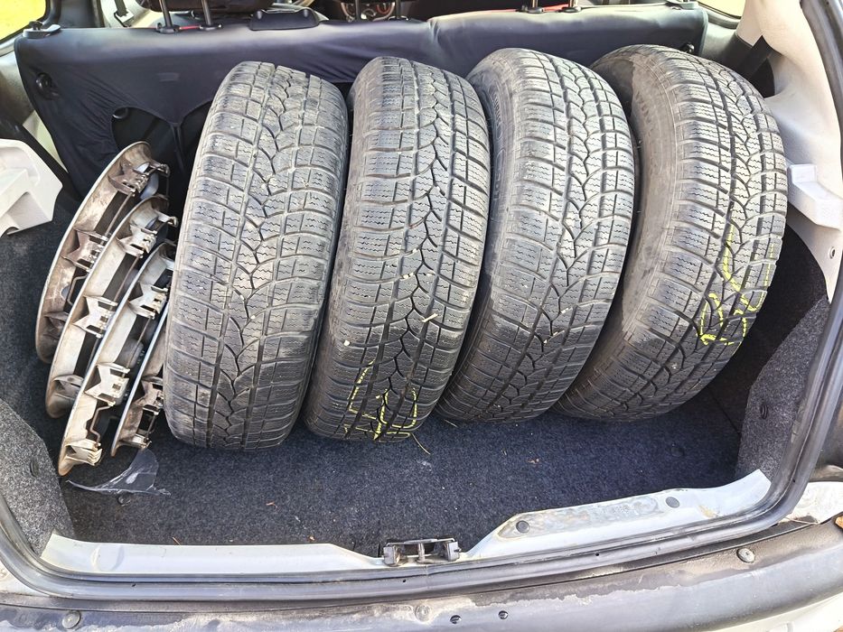 Anvelope de iarnă 175/65/14 M+S cu jante din tablă pentru Peugeot 206.