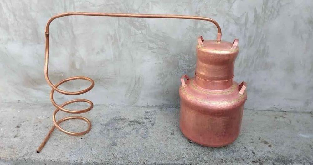 Vând un cazan de țuică din cupru alimentar capacitate de 250l cu fundu