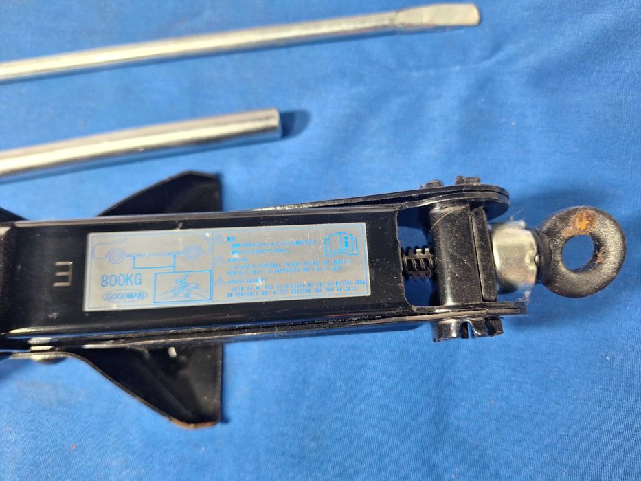 CRIC AUTO Universal - UN PUNCT - Goodman - 800 KG