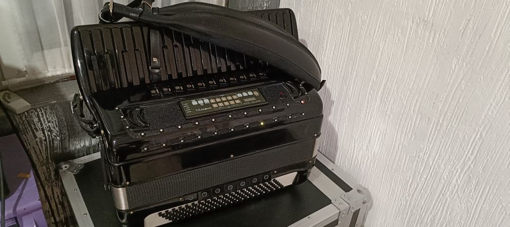 Acordeon cu Juzy midi  musictech