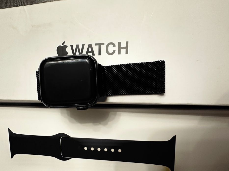 Продам Смарт-часы Apple Watch SE 40 мм
