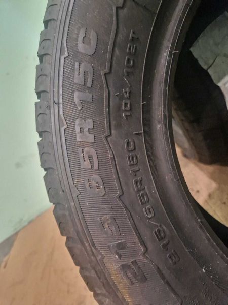 2 Goodyear R15C 215/65/ 
летни гуми 
DOT0816