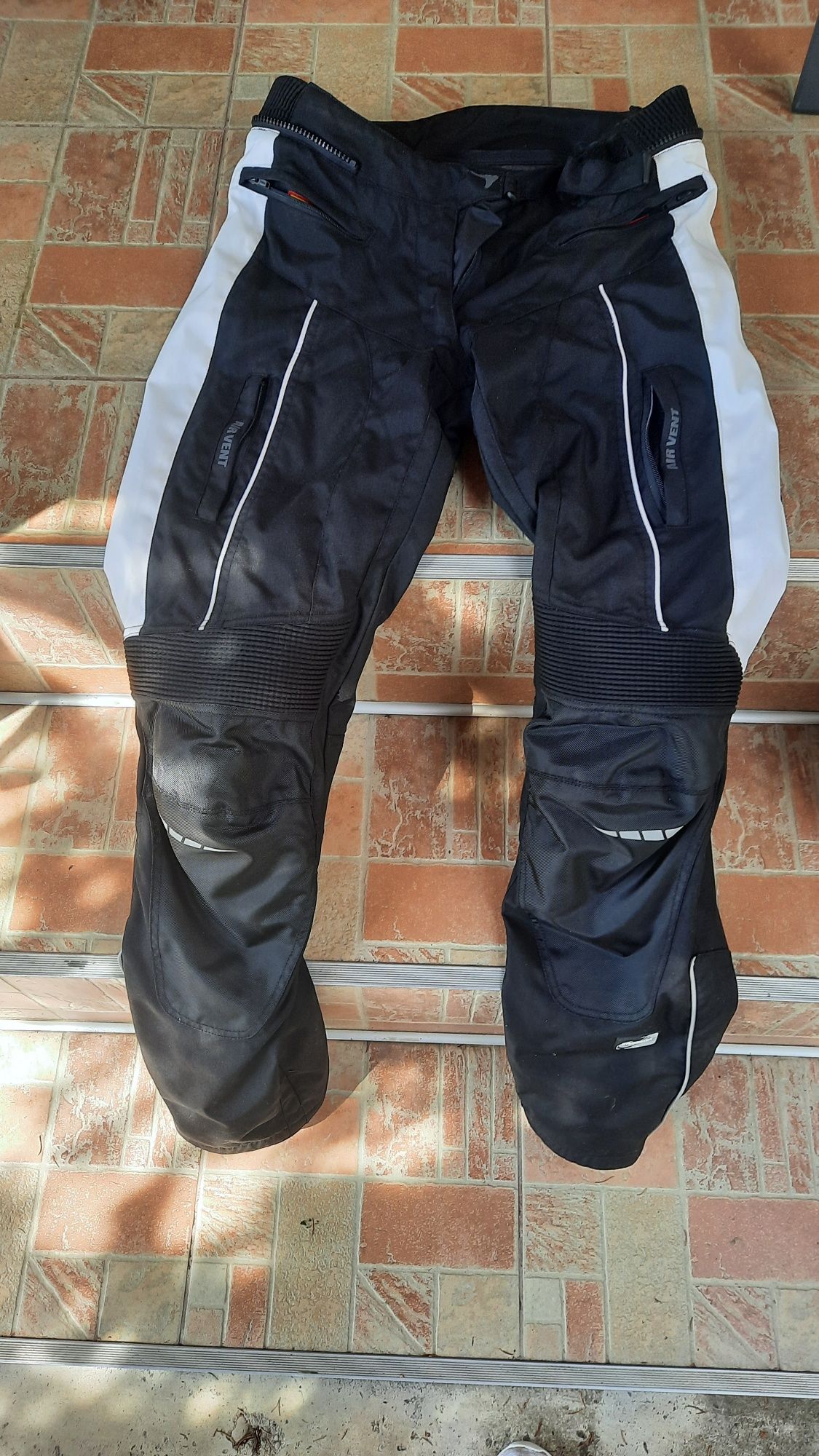 Pantaloni motocicletă