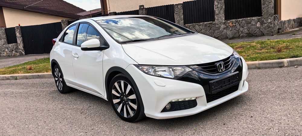 Honda Civic * 1.6 Diesel *, 120cp * Navigatie * Camera marsalier