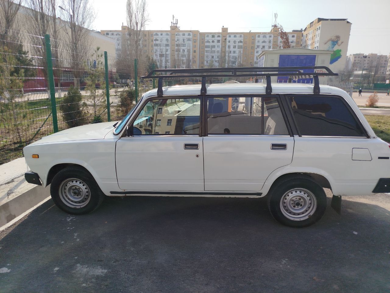 Vaz 2104 sotiladi