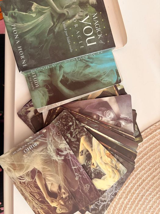 Оракулски (гадателски) карти