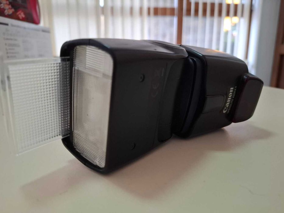 Светкавица Canon Speedlite 430 EX II EOS + 2 зарядни + 2 чифта батерии