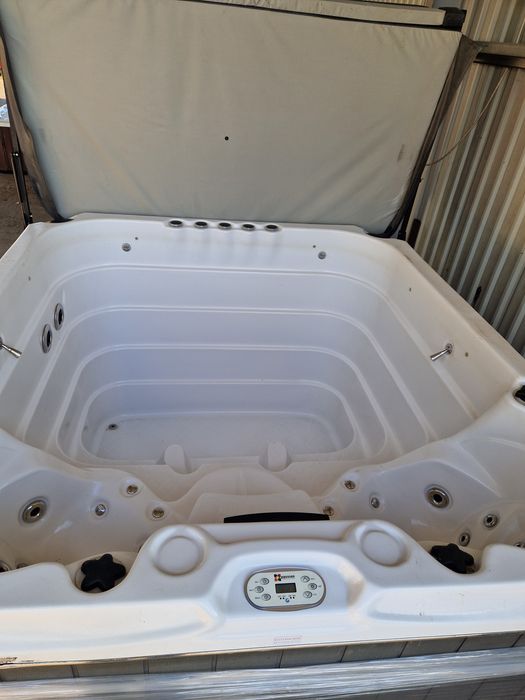 Jacuzzi si piscina jacuzzi