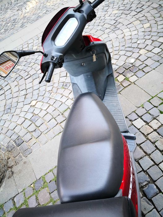 SCUTER 125 cmc Stare buna, Se poate conduce cu Categoria B125