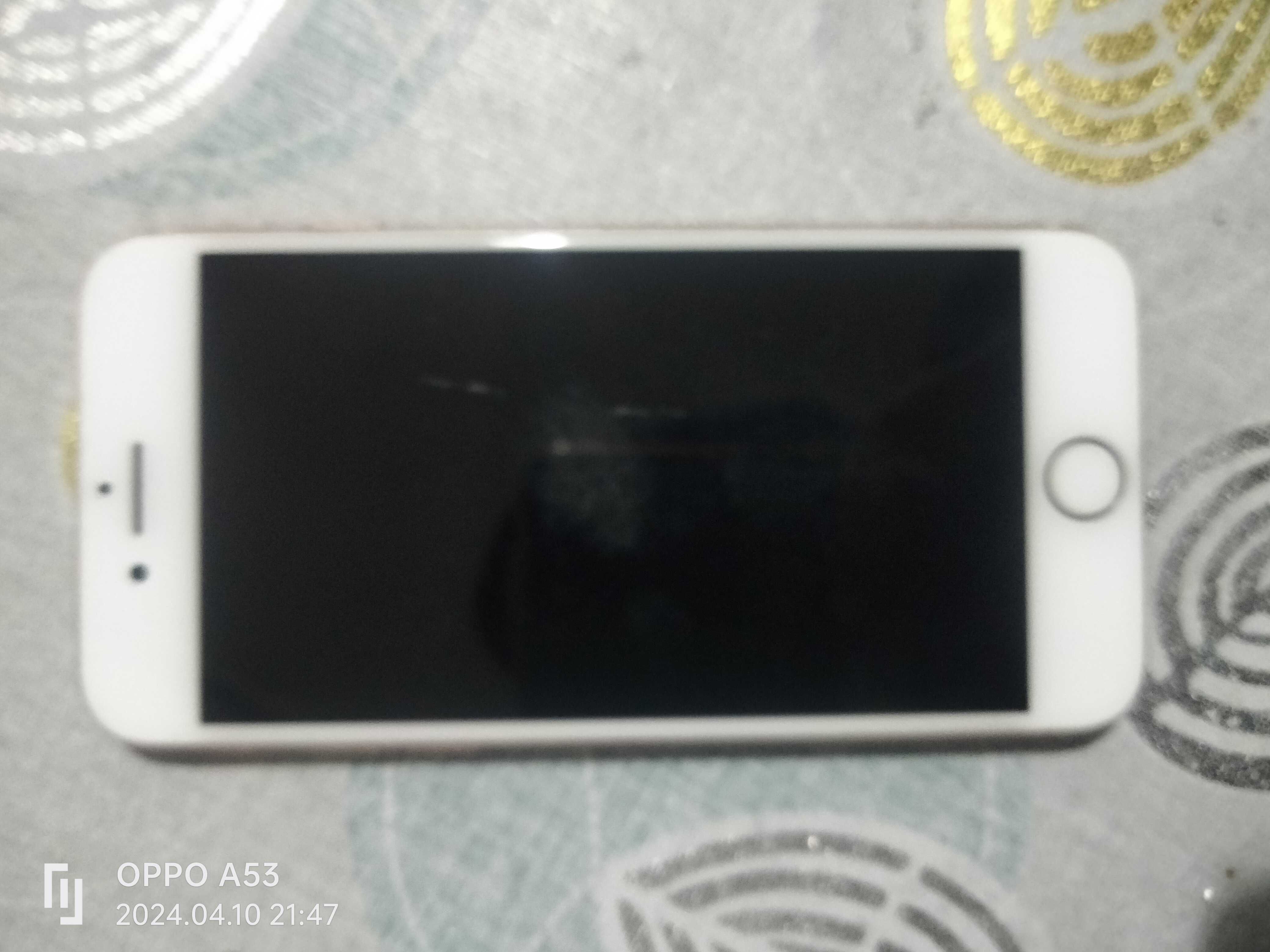 Срочно продаю iPhone 8
