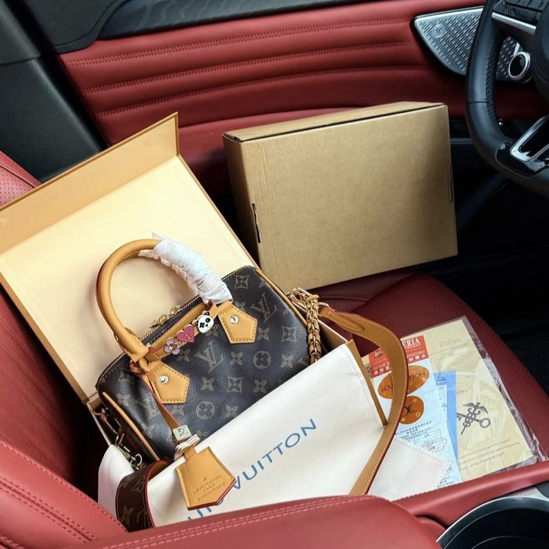 Чанта louis vuitton