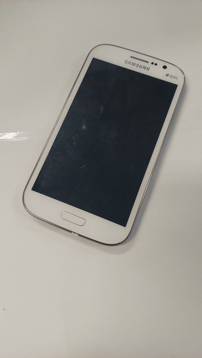 Samsung i9080 Neo Цвят Бял