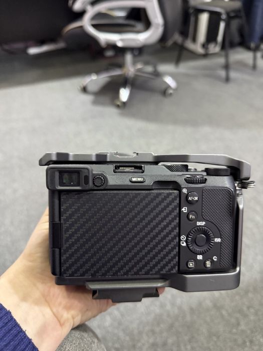 sony a7 c sotiladi 2 ta body