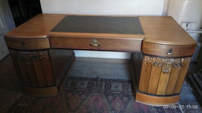 Большой дубовый антикварный письменный стол без реставрации.