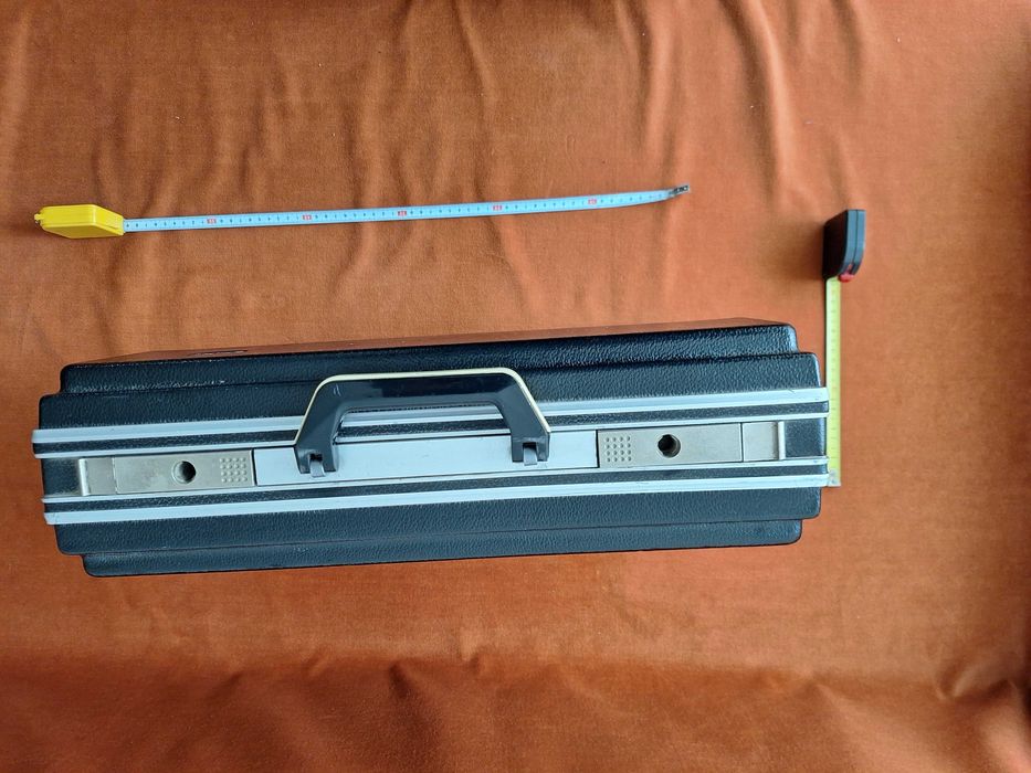 Geanta diplomat negra,  din fibra, folosita, 55*40*25cm