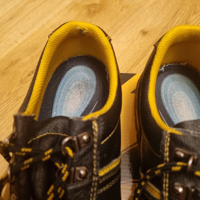 Pantofi de luceu cu bombeu nr 42