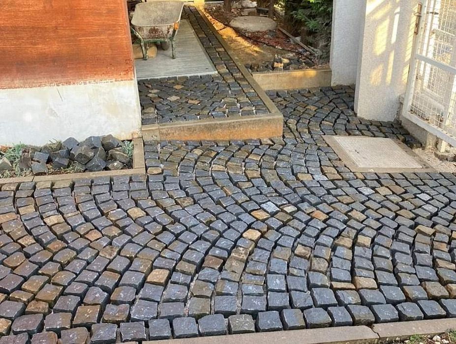 Piatră cubică Andezit, mă deplasez oriunde în Țară