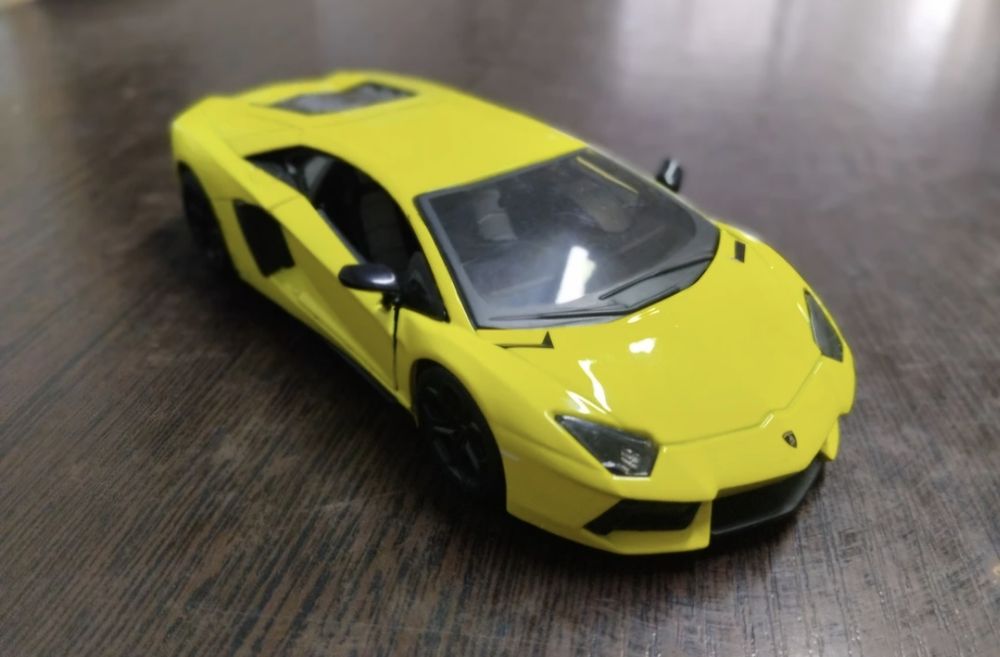 Модель автомобиля Lamborghini Aventador LP700-4