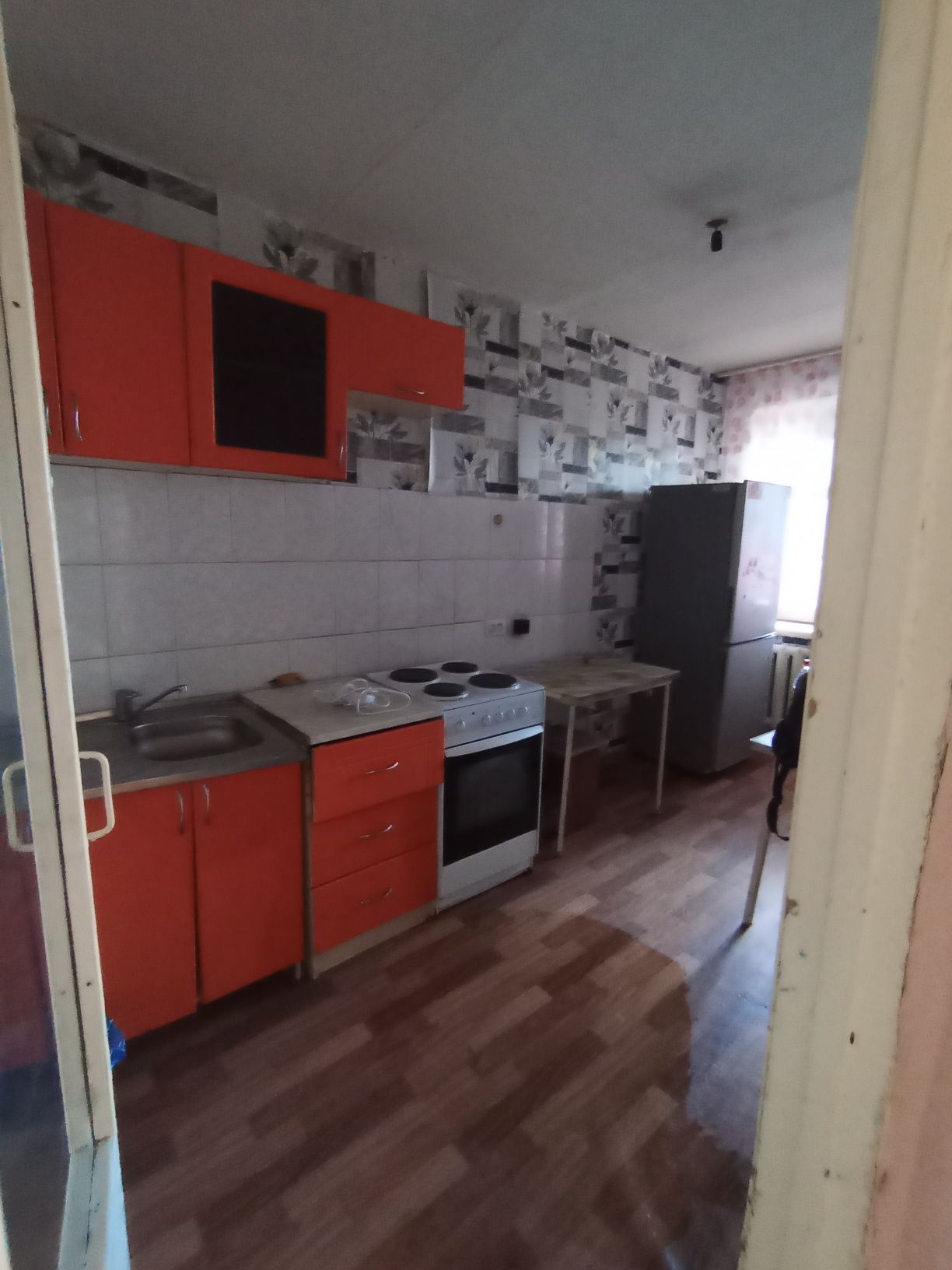 Продается 1ком кв возле нового рынка