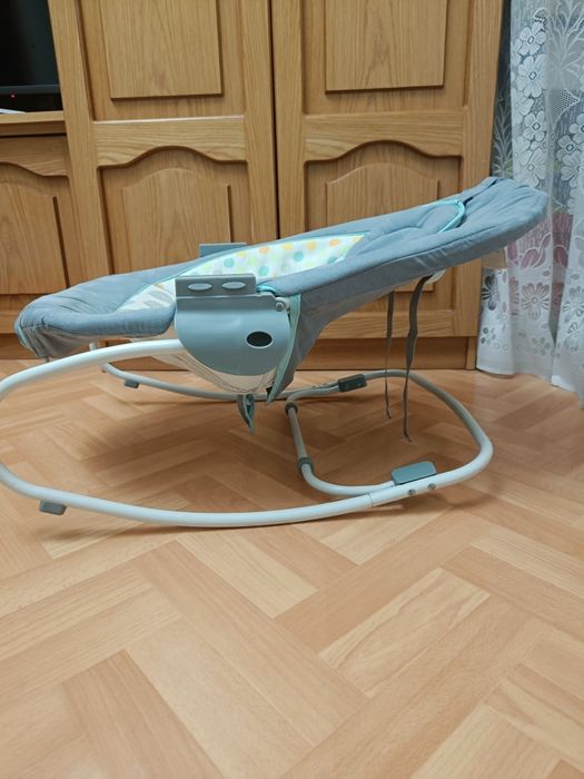 Vând leagăn electric Lorelli