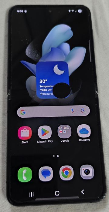 Samsung Galaxy Z flip4 cu pată pe display
