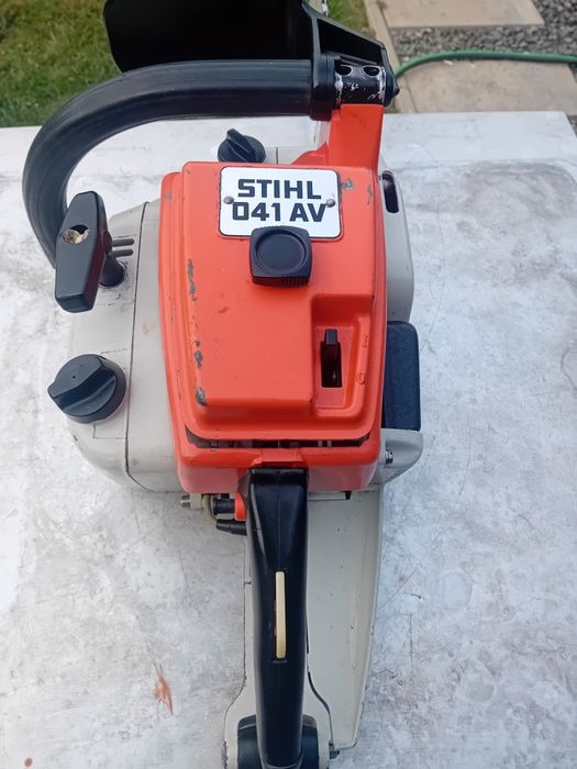 Vând drujba Stihl 041 AV