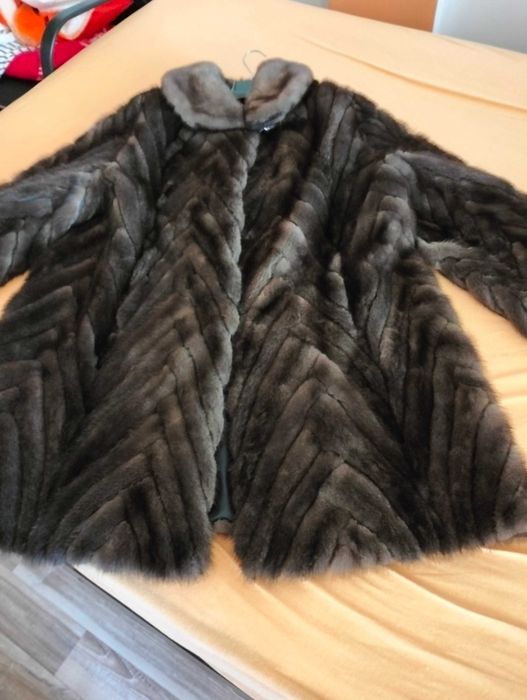 Vând haina de blana