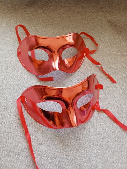Маски карнавальные пластиковые, на завязках