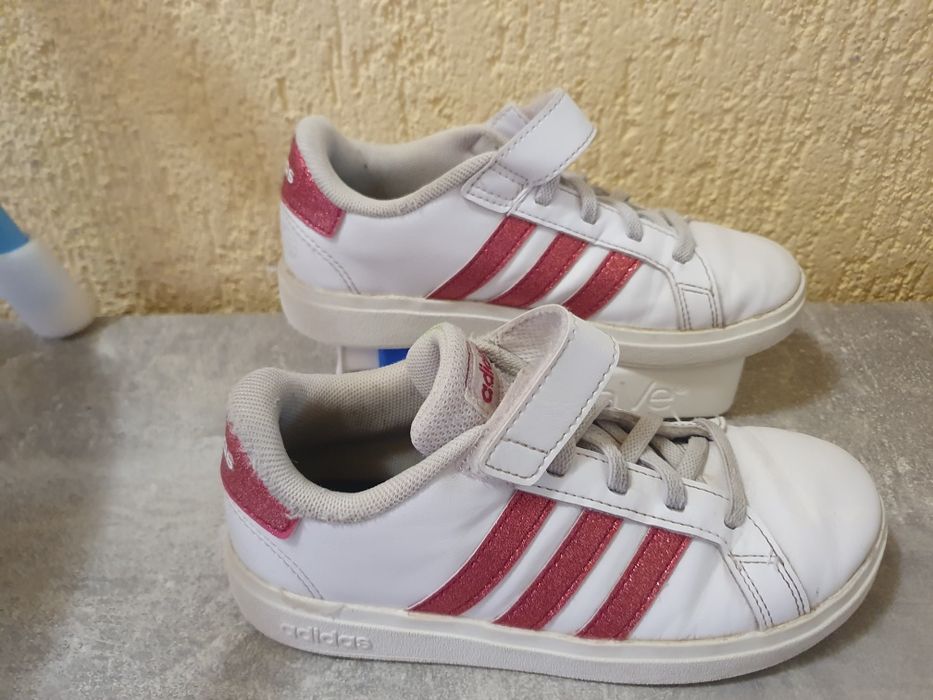 Маратонки adidas 31 n.